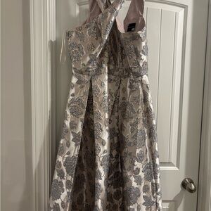 Elegant Floral Patterned Dress